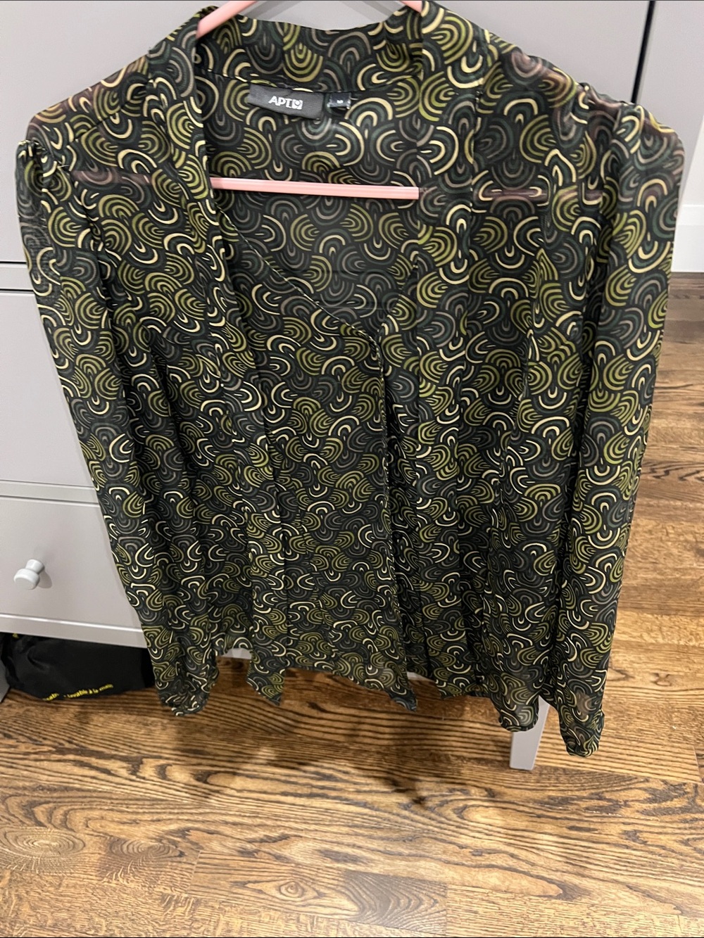 Printed blouse with tie in front as is